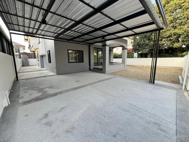 ชลลดา บางบัวทอง  รัตนาธิเบศร์ หลังใหญ่  บ้านมือสองตกแต่งใหม่