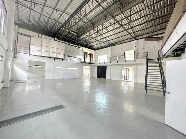 นานาชาติ แองโกล สิงคโปร์ สุขุมวิท 64 ให้เช่า โกดัง-โรงงานพร้อมใช้งาน +อาคารสำนักงาน 4ชั้น ที่จอดรถ14 คัน 1000 ตรม. 250 ตรว. BTS บางจาก 169,999 B-M  สุขุมวิท 101 BTS ปุณณวิถี 1กม. Anglo Singapore Inter S64 BTS Punnawithi 1 km. for rent warehouse factory ready to use. 4-storey office building 14 car parks 1000 sq m. 250 sq m. BTS BangChak 169,999 B-M Sukumvit101  อาคาร พร้อมโกดัง 800 ตร.เมตร ที่จอดรถ 200 ตร. เมตร พึ่ง renovate ใหม่ ภายในใหม่ พร้อมใช้งาน - ห้องประชุม ห้องสำนักงานหลายห้อง  สำนักงาน 4ชั้น ห้องน้ำทุกชั้น- พื