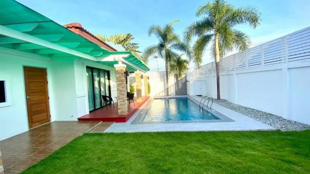 TEL : 061-979 5595 ดนิตาLine : https://line.me/ti/p/yxo92dHWP1รายละเอียด : ขนาดเนื้อที่ 100 ตรว. (400 ตรม.)3 ห้องนอน 2 ห้องน้ำครัวยุโรป ห้องเก็บของที่จอดรถ เฟอร์นิเจอร์ครบครันสระว่ายน้ำส่วนตัว ขนาด 3X7 เมตร ระบบรักษาความปลอดภัย 24 ชม.บ้านรีโนเวทใหม่ รีโนเวทเมื่อปี 2023 พร้อมเปลี่ยนใหม่เฟอร์/อุปกรณ์ไฟฟ้า- เครื่องทำน้ำร้อนแบบหม้อต้มใหม่ทั้ง 2 ห้องน้ำ- แอร์ใหม่ 4 เครื่อง- ทีวี 65 นิ้ว- โซฟา , เตียง ใหม่- เตาอบ , เตาไฟ