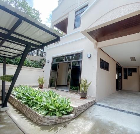 ให้เช่าบ้านเดี่ยว4 ชั้น ใจกลางเมือง สุขุมวิท 4ปรับปรุงใหม่ให้เช่า พร้อมเข้าอยู่