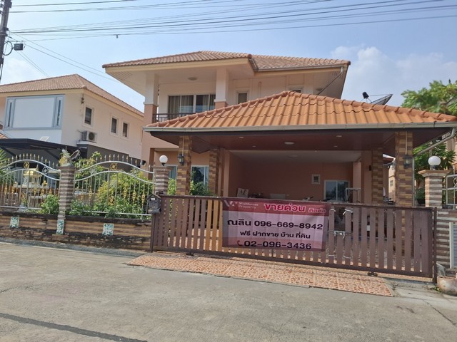 ชื่อโครงการ  อนันดา รังสิตคลอง 3ที่ตั้ง   ต.คลองสาม  อ.คลองหลวง จ.ปทุมธานีประเภท  บ้านเดี่ยว 2 ชั้นเนื้อที่  54.3 ตารางวาราคา  4,500,000 บาทรายละเอียดขนาด  4 นอน 2 น้ำ 1 ครัว แอร์ 3 ตัว  มุ้งลวด เหล็กดัดการตกแต่งชั้นบน ปูพื้นลามิเนต  ชั้นล่าง ปูพื้นกระเบื้องแกรนิตโต้ ครัวบิ้วอิน ต่อเติมหลังบ้านหน้าบ้านโล่งไม่ตรงกับใคร บรรยากาศดีสิ่งอำนวยความสะดวกรปภ 24 ชม. สระว่ายน้ำ สโมสร ฟิตเ