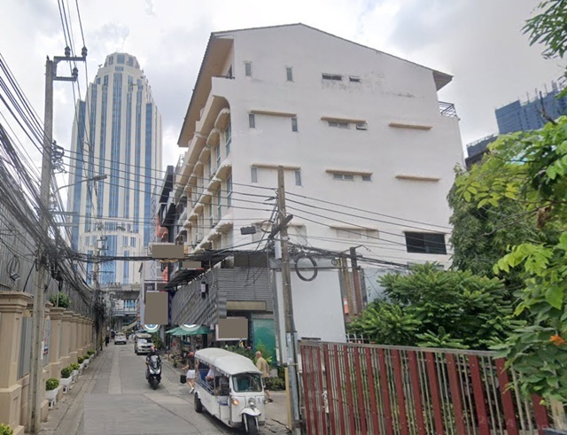 สวนเบญจกิติ  Hostel Bar Spa  820ตรม. BTS นานา 100 ม.ทำเลนักท่องเที่ยว ต่างชาติ ให้เช่าอาคารพาณิชย์ 7 ชั้น 9นอน 5น้ำ