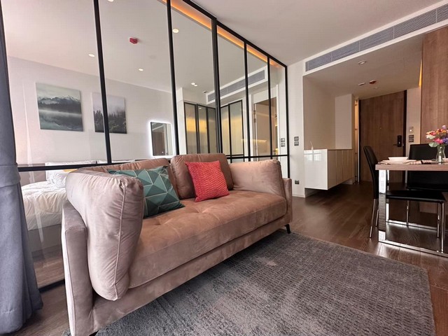 MUNIQ Sukhumvit 23 Private quiet safe 18th floor BTS Asoke