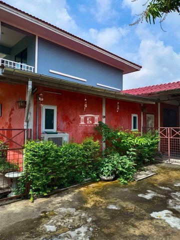 English is belowขายบ้านเดี่ยว 2 ชั้น ย่านเพชรเกษม บางแค 88 ตร.ว. ใกล้ MRT บางแค เข้าซอยไม่ลึก ลดราคาพิเศษมาก มีหลังเดียวที่ตั้ง: แขวงบางแค เขตบางแค กรุงเทพมหานครRef.43359รายละเอียด- บ้านเดี่ยว 2 ชั้น- เนื้อที่ 88 ตร.ว.- 3 ห้องนอน- 3 ห้องน้ำ- 1 ห้องนั่งเล่น- 1 ห้องครัว- ห้องทานข้าว- จอดรถได้ 2 คันจุดเด่น- เข้าซอยไม่ลึก- ใกล้ MRT บางแค- ติดถนนซอย 2 ด้าน- เหมาะสำหรับอยู่อาศัย- ราคาลดพิเศษ มีหลังเดียวสถ�