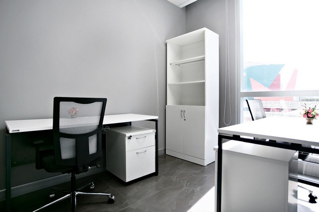 ออฟฟิศตกแต่งพร้อมใช้ สุขุมวิท  อาคารอาร์เอสยู มีพนักงาน 1 ท่านขึ้นไป   BTS พร้อมพงษ์