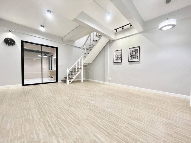 หมู่บ้านดวงทองซอย 1 ซอยบัวทองแฟคทอรี่ บางบัวทอง  ทำเลดี