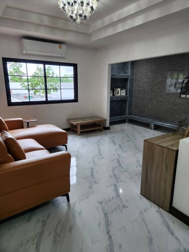 บ้าน 2 ชั้น พร้อมสระว่ายน้ำ ให้เช่า 120,000 บาท ขาย 18 ล้าน สันกำแพง บ้านกว้างสุดๆ