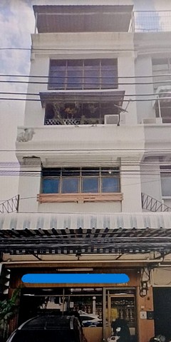 ขายอาคารพาณิชย์ จำนวน 1 คูหา 4.5 ชั้น   เขตห้วยขวาง กรุงเทพฯ   ที่ตั้ง : 5 ซ.จินตะเวช ถ.สุทธิสารวินิจฉัย แขวงสามเสนนอก เขตห้วยขวาง กรุงเทพฯ   ขนาดพื้นที่ :รายละเอียดขายอาคารพาณิชย์ จำนวน 1 คูหา 4.5 ชั้น หน้ากว้างประมาณ 5 เมตร ลึก 23 เมตร ด้านหลังชั้นที่ 1 ต่อเติมเป็นห้องครัว ,ชั้นลอย (ต่อเติมพื้นเต็มทั้งชั้นแล้ว มี 2 ห้องกระจก),ชั้น 2,ชั้น 3 กั้นเป็นห้องกระจก,ชั้น 4 เปิดโลง ,ดาดฟ้า