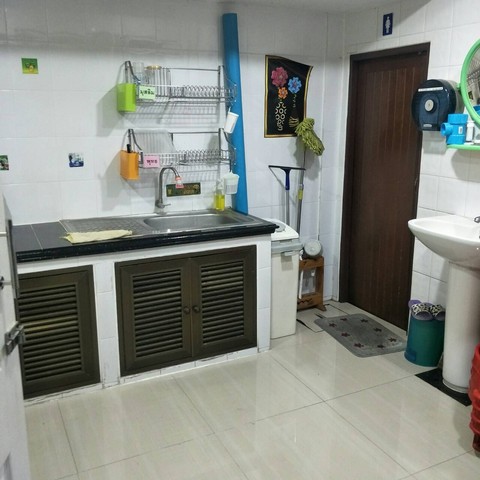 ขายอาคารพาณิชย์ จำนวน 1 คูหา 4.5 ชั้น   เขตห้วยขวาง กรุงเทพฯ