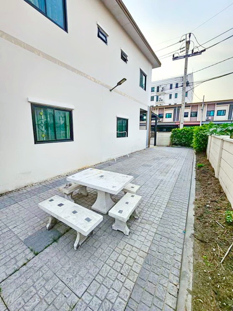 MRTคลองบางไผ่ 4.8 กม ให้เช่าบ้านหัวมุม  2 ชั้น 3 นอน 3 น้ำ 182 ตร.ม.31 ตร.วา.เพียวเพลส ราชพฤกษ์ 1.8 กม. .19,998 b-m ถ.เทศบาล2-ชัยพฤกษ์ รพ.บางบัวทอง 1.7กม.ชัยพฤกษ์ รักสัตว์ Chaiyaphruek love pet MRT KhlongBangPhai 4.8km. BangBuaThong Hospital 1.7km.on conner house for rent 2Storeys 3bed 3bath 182sq.m.31sq.wa. Pure Place Ratchaphruek 1.8km.Thesaban2-Chaiyaphruek Road 19,998 b-m ถ.เทศบาล2-ชัยพฤกษ์ตำบลละหาร อำเภอบางบัวทอง นนทบุรี 182 ตร.ม.31 ตร.วา.182 sq.m.31 sq.wa.3 ห้องนอน3 ห้องน้ำ 1 จอดรถสถานที่ใกล้เคียง:MRT คลองบางไผ่  4.8 กม.MRT สามแยกบางใหญ่  5.2 ก