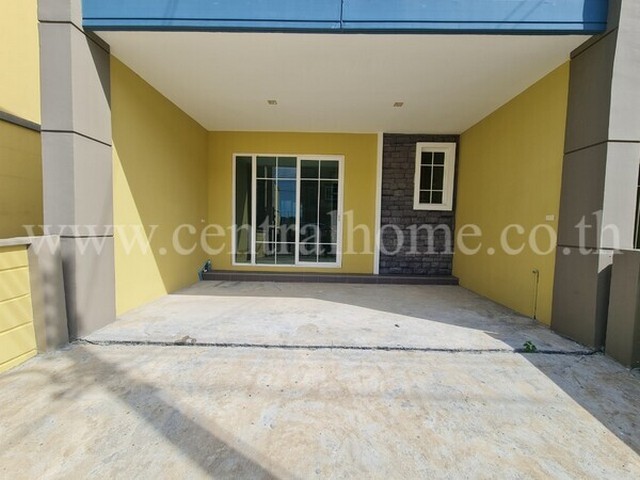 ทาวน์โฮม 2 ชั้น โกลเด้น ทาวน์ รังสิต - คลอง 3 หลังริม Golden Town Rangsit - Klong 3