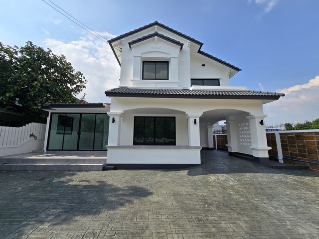 #ลดแรง 600000 บาท #เมื่อโอนปีนี้เท่านั้นขาย บ้านเดี่ยว มบ.ชัยพฤกษ์ บางบอน ขนาด 91ตรว. ตรงข้ามแม็คโคร บางบอน  สุดยอดทำเล บน ถ.กาญจนาภิเษก รีโนเวทใหม่ รับประกันหลังการขายที่ตั้ง: ซอย กาญจนาภิเษก 3 แยก 1 แขวง บางบอน เขต บางบอน กรุงเทพรายละเอียดบ้านชัยพฤกษ์ บางบอน / Chaiyapruk Bangbonโครงการคุณภาพ จาก แลนด์ แอนด์ เฮ้าส์- บ้านเดี่ยว ขนาดใหญ่ ขนาดที่ดิน 91.6 ตรว.- พื้นที่ใช้สอย 250 ตรม.- แปลงพิเ�