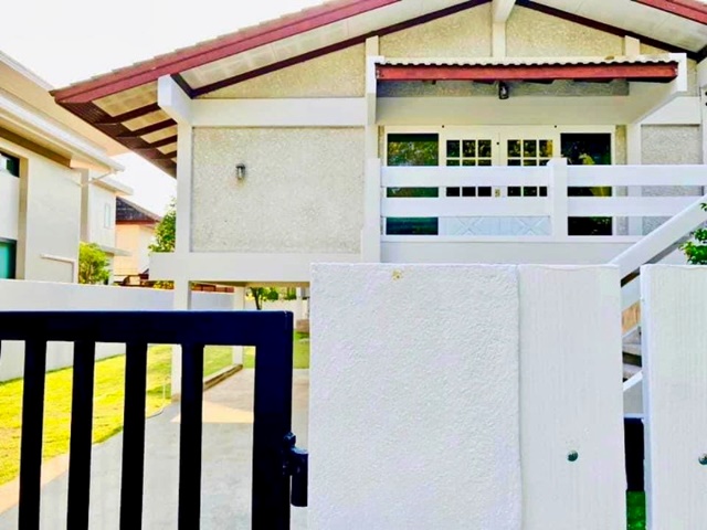 เสรีไทย57-61 luxury แฟชั่น 3 กม. เพียวเพลส รามคำแหง 1.4 กม MRT สัมมากร .1 กม. Renovateใหม่ เฟอร์Built-in บ้าน 3 นอน 2 น้ำ  125ตร.ว.