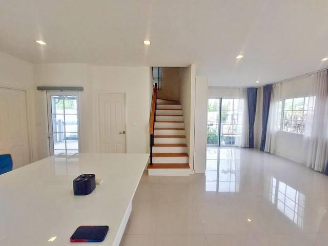 บ้าน โกลเด้น นีโอ สาทร 4Bedroom4ห้องน้ำ 14500000 BAHT. ใกล้กับ - Hot! หน้าบ้านไม่ชนกับใคร เป็นบ้านหลังเดียวในซอย ให้ความเป็นส่วนตัวสูง