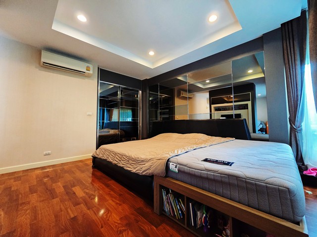 บ้าน แกรนด์ บางกอก บูเลอวาร์ด สาทร (กัลปพฤษ์) 4 นอน 5 BATHROOM 90 ตาราง.วา 0 ngan 0 RAI 21500000 thb   บรรยากาศส่วนตัว บ้านแปลงมุม สภาพดี แต่งครบ พร้อมเข้าอยู่