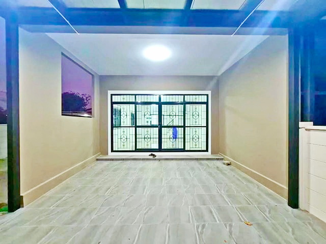 รักสัตว์ ให้เช่าบ้านหัวมุม  2 ชั้น 3 นอน 3 น้ำ 180 ตร.ม.30 ตร.วาMRTคลองบางไผ่  4.8 กม .เพียวเพลส ราชพฤกษ์ 1.8 กม. รพ.บางบัวทอง 1.7กม.