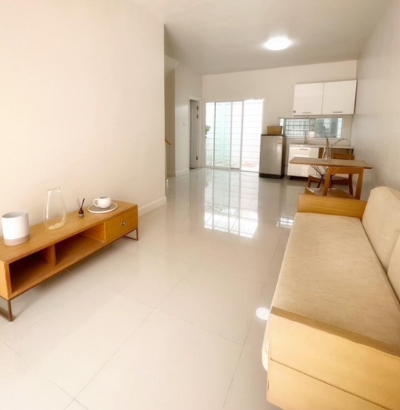 ให้เช่าและขาย ทาวน์โฮม เดอะคัลเลอร์ บางนา กม 8 เพิ่งรีโนเวทใหม่