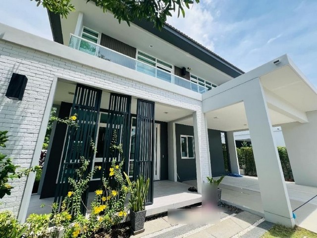 บ้านเดี่ยวหลังใหญ่ 2 ชั้น ในโครงการ มัณฑนา สันทราย  