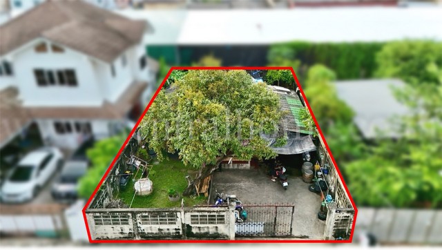 รหัสทรัพย์  N0155ที่ดินเปล่า 95 ตารางวา ซอยเรวดี 19 ถมแล้วที่ตั้ง : ซอยเรวดี 19 ตำบล ตลาดขวัญ อำเภอ เมืองนนทบุรี นนทบุรี 11000รายละเอียดทรัพย์- ขนาดที่ดิน 95 ตารางวา- แปลงสวย 2 แปลง ติดกัน ถมแล้ว หันหน้า ทิศตะวันออก- แปลงที่ 1 กว้าง 10 ม. ยาว 25 ม. 63 ตารางวา- แปลงที่ 2 กว้าง 25 ม. ยาว 5 ม. 32 ตารางวา- ห่างจากเส้น ติวานนท์ ถึงหน้าแปลงที่ดิน เพียง 1.5 กิโลเมตร- ห่างจากเส้นรัตนา�