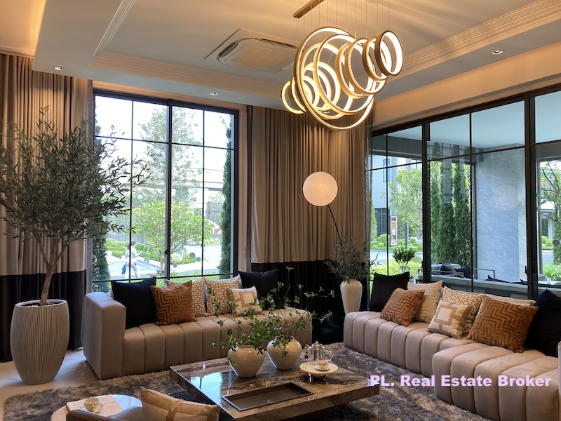 BS906 ขายบ้านเดี่ยว 2ชั้น ตกแต่งสุดหรู GRAND BANGKOK BOULEVARD BOROMMARATCHACHONNANI มือ1เป็นบ้านตัวอย่าง ตกแต่งพร้อมอยู่ สระว่ายน้ำส่วนตัว