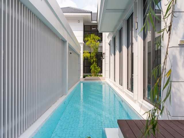 ขายพูลวิลล่า 2 ชั้น ย่านเกษตรนวมินทร์ 96 ตรว. โนเวทใหม่ทั้งหลัง พร้อมสระว่ายน้ำส่วนตัว เดินทางสะดวก ใกล้เลียบด่วน แฟชั่นไอส์แลนด์