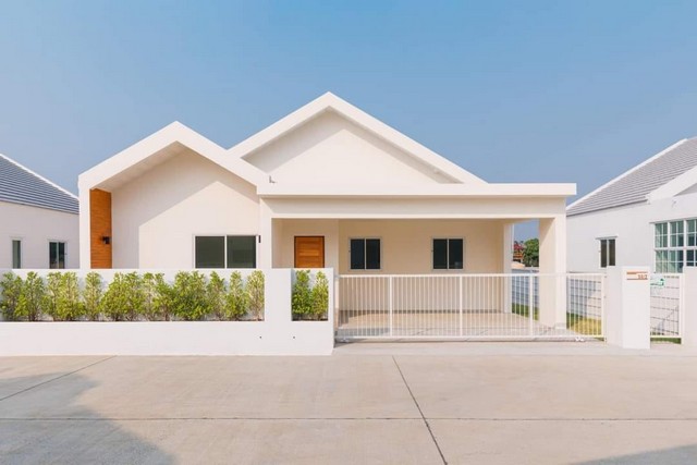 ขายบ้านใหม่เริ่ม53.5ตรว. 3นอน2น้ำ 2.39ลบ. บ้านคำซาวซอย1 ต.สันกำแพง อ.สันกำแพง เชียงใหม่#บ้านเดี่ยวสร้างใหม่ ไม่มีค่าส่วนกลาง ใกล้สิ่งอำนวยความสะดวกราคาเริ่มต้นเพียง 2.39 พร้อมเข้าอยู่ 6 แปลง3 ห้องนอน 2 ห้องน้ำ 1 ห้องโถง 1 ห้องครัว  2 ที่จอดรถ#เนื้อที่เริ่มต้น 53.5 ตร.ว.พท.ใช้สอยเริ่มต้น 83.27 ตร.ม.พิกัด สันกำแพง คำซาวซอย 1- เข้าเมืองเพียง 10 นาที- ข่วงสันกำแพง 3 นาที- โรงเรียนบ้านสันกำแ