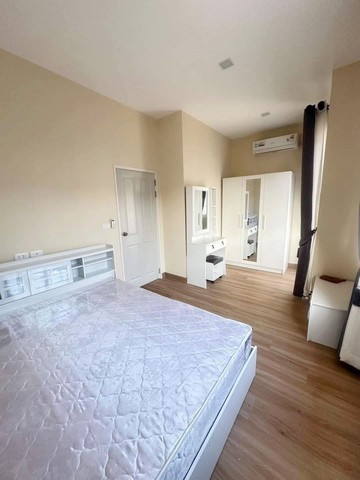 ให้เช่าทาวน์โฮม2ชั้น หมู่บ้าน Golden Town ถนนรังสิตนครนายก ปทุมธานี  ใกล้โรงกษาปณ์ ,ฟิวเจอร์,ม.กรุงเทพ