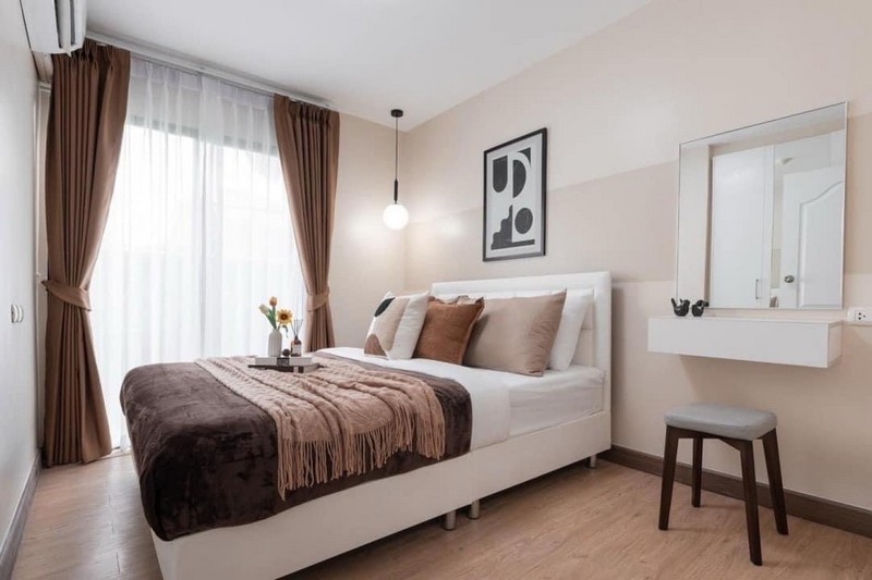 ติดต่อสอบถามเพิ่มเติมคุณแพน :  088-663-6261คุณออม : 082-853-1426Line ID : @bangkokcondoEmail :ReadyAsset23@gmail.com=========================รหัสทรัพย์ : 67-10-013คอนโด ไอ คอนโด สุขุมวิท 105 / iCondo Sukhumvit 105รายละเอียดห้อง1 ห้องนอน 1 ห้องน้ำ ครัวปิดแยกเป็นสัดส่วนชั้น 1 ขนาดห้อง 31 ตารางเมตรห้องหันทิศตะวันตกเฉียงเหนือราคา 1,590,000 บาท ฟรีโอน_ _ _ _ _ _ _ _ _ _ _ _ _ _ _ _ _ _ _ _ _ _สิ่งอำนวยความสะดวก– สระว่ายน้ำ (ระบบเกลือ)– ฟิตเนส– สนามบาส– เจ้าหน้าที่รักษาความปลอดภัย และ 