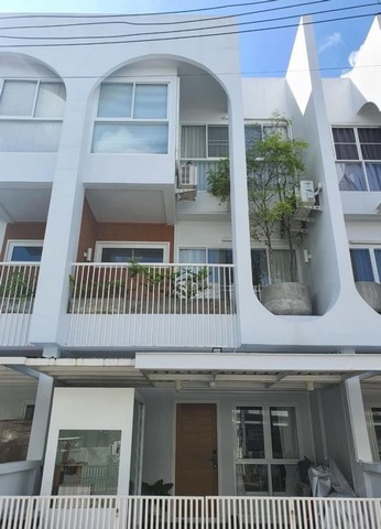 ทาว์นโฮม 3 ชั้น ในโครงการ โมโนทาว์น3 สันผีเสื้อ                 