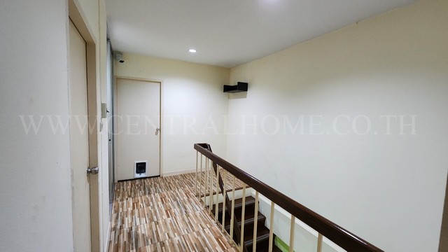 ทาวน์เฮ้าส์ 2 ชั้น หมู่บ้านเฟิสท์โฮม วัชรพล ขายพร้อมผู้เช่า ใกล้ทางด่วนฉลองรัช