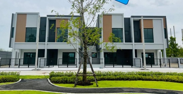 HR1905ให้เช่าทาวน์โฮม 2 ชั้น โครงการ PLENO สุขุมวิท - บางนา 3 ใกล้โรงเรียนนานาชาติคอนคอร์เดียนค่าเช่า 49,000 บาทต่อเดือน ประกัน 2 เดือน ล่วงหน้า 1 เดือนติดต่อ : คุณพร  0938091444 (เบอร์นี้แอดไลน์ได้คะ),โทร 0939833259ID Line : henghengpaulaรหัสประกาศ HR1905ให้เช่าทาวน์โฮมโครงการ PLENO สุขุมวิท - บางนา 3 ใกล้โรงเรียนนานาชาติคอนคอร์เดียน - ที่ดิน 25.4 ตรว. พื้นที่ใช้สอย 145 ตรม. 3 ห้องนอน 3 ห้องน้ำ- 2 ชั้น พร้อมตกแต่งครบครัน  เ