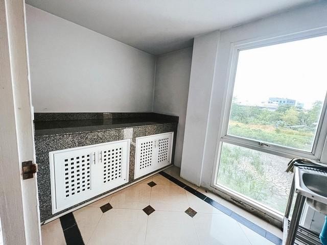 C4647 ให้เช่าและขายอาคารพาณิชย์ 5 ชั้น มีลิฟท์ ถนนนวลจันทร์ ใกล้เลียบด่วนรามอินทรา ใกล้เซ็นทรัลอีสวิลล์