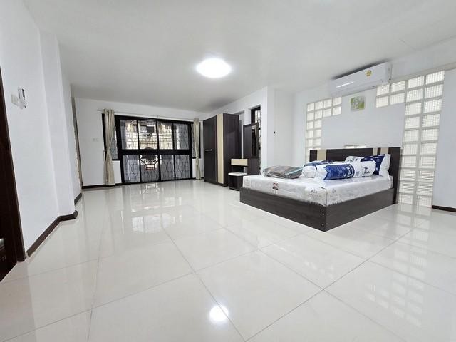 C4629 ให้เช่าบ้านแฝด 4 ชั้น หมู่บ้าน Home Avenue สุขุมวิท 101-1 (อ่อนนุช 44,อุดมสุข 51) รีโนเวทใหม่ทั้งหลัง เฟอร์นิเจอร์ครบ