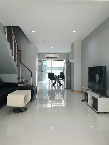 C4628 ให้เช่าทาวน์โฮม 3 ชั้น โครงการธนาพัฒน์ เฮ้าส์ สาทร-นราธิวาส ใกล้เซ็นทรัลพระราม3 ใกล้ทางด่วน