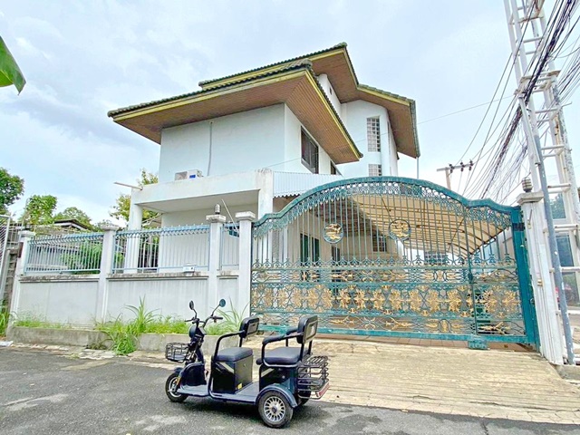 ถูกที่สุดในโลก สำนักงาน MRT สุทธิสาร 1.49 กม. ห้วยขวาง 2.39 กม. รัชดา16-20 โฮมออฟฟิศ คฤหาสน์ TheStreet 3ชั้น 505ตรม 5นอน 7-11 4น้ำ 3-4จอดรถ 38,999 B-M 60 ตรว.MRT Sutthisan 1.49km. Huai Khwang 2.39km. Ratchada 16-20 Cheapest in the world. Office Home Office TheStreet Mansion 3Storeys 505sqm. 5bed 7-11 4bath 3-4parking 38,999 B-M 60sq.wa 505ตรม 60 ตรว.505sqm.60sq.wa รัชดา16-20 20 มิถุนา ถนนสุทธิสารวินิจฉัย สามแสนนอก ห้วยขวาง กรุงเทพฯ กรุงเทพฯ 10310 เหมาะเป็นสำนักงาน ออฟฟิศ หรืออยู่อาศัย ถนนหน้าบ้านกว้างแอร์ 7 ตัว ปล่อยตามสภาพ 5นอน 4น้ำ3