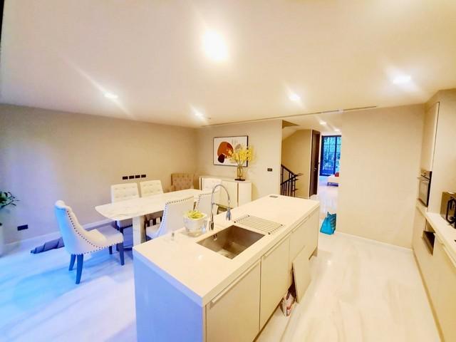 POR5010 ขาย ทาวน์โฮม  ควอร์เตอร์ 31 Quarter 31 ซอยสุขุทวิท 31 (สวัสดี) ใกล้ Emquartier Emsphere รูปแบบ Cluster 3.5 ชั้น ตกแต่งสไตล์โมเดิร์น