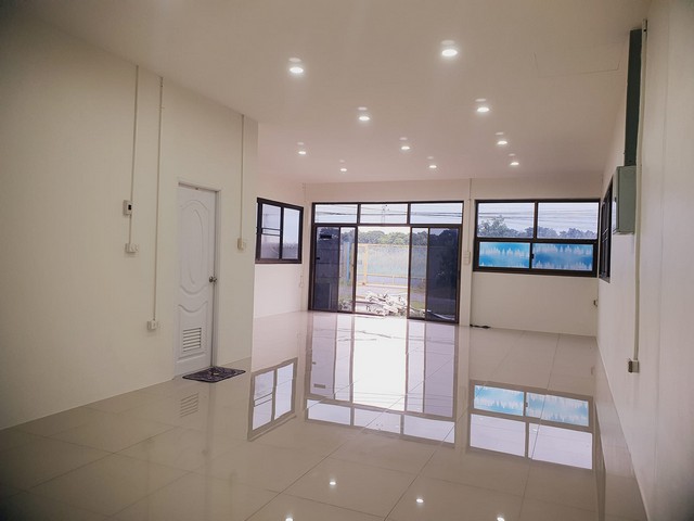 POR5010 ขาย ทาวน์โฮม  ควอร์เตอร์ 31 Quarter 31 ซอยสุขุทวิท 31 (สวัสดี) ใกล้ Emquartier Emsphere รูปแบบ Cluster 3.5 ชั้น ตกแต่งสไตล์โมเดิร์น