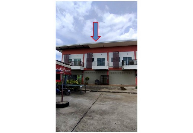   Code ID : PGCMI-LB-A-650015  ราคา  1,050,000   บาท ▸ เนื้อที่ 16 ตร.ว พื้นที่ใช้สอย 109.6 ตร.ม.   ▸ 2 ห้องนอน 2 ห้องน้ำ    ▸ 1 ที่จอดรถ   บ้านหันไปทางทิศตะวันตกเฉียงใต้  พิกัดทรัพย์ : https://maps.app.goo.gl/gRDVUiQfg83FKDC88  สถานที่ใกล้เคียง ▸ใกล้  ตลาดท่ารั้ว ▸ใกล้  มหาวิทยาลัยพายัพ เขตแม่คาว ▸ใกล้  สถานีรถไฟเชียงใหม่ ▸ใกล้  บิ๊กซี ซูเปอร์เซ็นเตอร์ เชียงใหม่   สอบถามเพิ่มเติม / นัดชม โทร. 097-419-5982(พลอย) โทร. 096-932-4624(ออมสิน) Line : @panaya (มี@ด้านหน้