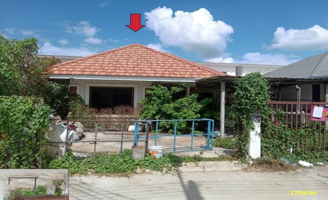   Code ID :  PGCMI-LB-A-650010  ราคา  1,650,000   บาท ▸ เนื้อที่ 60 ตร.ว  พื้นที่ใช้สอย 98 ตร.ม.   ▸ 3 ห้องนอน 2 ห้องน้ำ    ▸ 1 ที่จอดรถ   บ้านหันไปทางทิศตะวันตก  พิกัดทรัพย์ : https://maps.app.goo.gl/6r7WAxvxrEyPapfb6  สถานที่ใกล้เคียง ▸ใกล้  บุญถาวร สาขาเชียงใหม่ ▸ใกล้  โรงพยาบาลสารภี ▸ใกล้  สถานีรถไฟสารภี ▸ใกล้  PTT Station ปตท. สารภี  สอบถามเพิ่มเติม / นัดชม โทร. 097-419-5982(พลอย) โทร. 096-932-4624(ออมสิน) Line : @panaya (มี@ด้านหน้า)  ปรึกษาสินเชื่อฟรี One Stop Service ดูแลตั้ง�