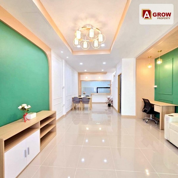 ม.มนวดี พาร์ค ทาวน์เฮ้าส์ 2 ชั้น บ้านรีโนเวทใหม่พร้อมอยู่ แถมเฟอร์นิเจอร์พร้อมอยู่