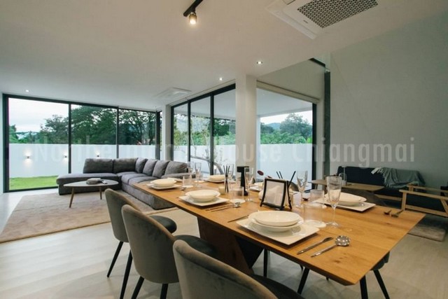 พูลวิลล่าสร้างใหม่ วิวภูเขา สวย ตกแต่งครบ แม่ริม