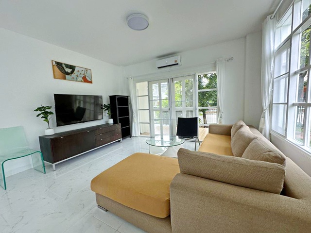 ตลาดสดท่าอิฐ 1.3 กม.รีโนเวทใหม่ เฟอร์ บิวท์อิน ให้เช่า-ขายบ้านเดี่ยว3ชั้นหลังมุม 3นอน3น้ำ 260ตร.ม.130ตร.วา. หรือ ขาย 8.9 ล้าน