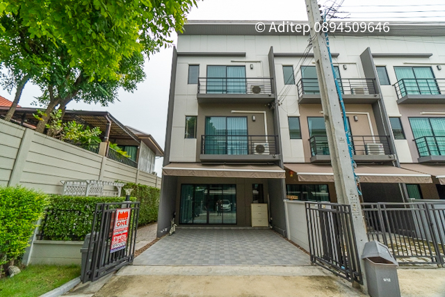 ขายทาวน์โฮม 3 ชั้น บ้านกลางเมือง รามอินทรา-วัชรพล 28 ตรว. 3 ห้องนอน 3 ห้องน้ำ ใกล้จุดขึ้นลงทางด่วน สุขาภิบาล 5