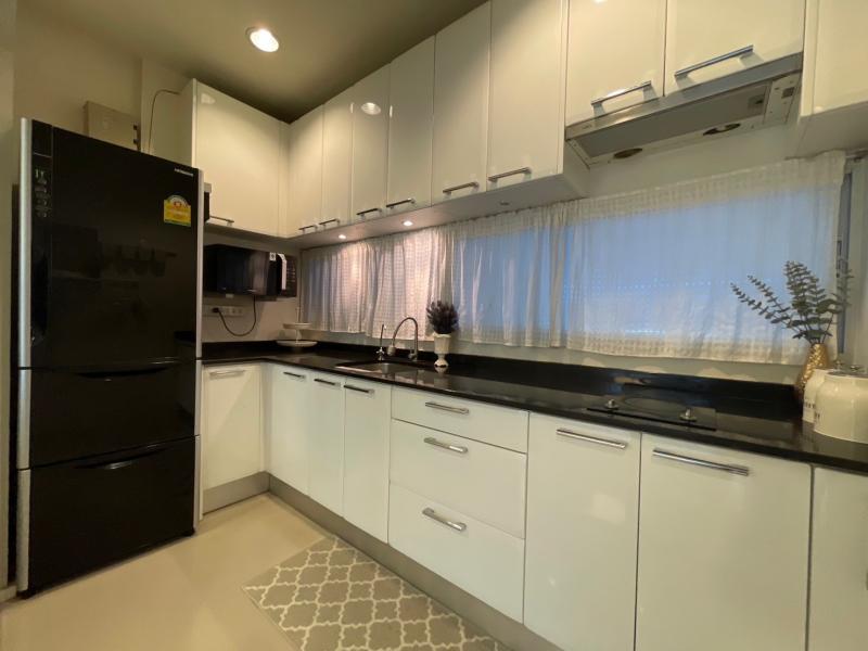 ทาวน์โฮมหน้ากว้าง 5.5 เมตร ที่ดิน 22 ตารางวา 200 ตารางเมตร บ้าน 3 ชั้น 3 ห้องนอน 3ห้องน้ำแอร์ เฟอร์ ครบถนนพัฒนาการ