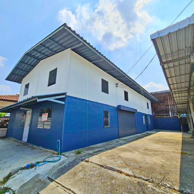 MRT คลองบางไผ่2.4 กม. เซ็นทรัล เวสเกต 1 ก.ม. วัดเสาธงหิน ให้เช่าโรงงาน 2 ชั้น สำนักงาน โกดัง คลังสินค้า พร้อมเป็นที่อยู่อาศัย 2 น้ำ ซ.หมู่บ้านแก้วถาวร ซ.2-10 422 ตร.ม.62 ตร.วา. น้ำ ไฟ พร้อม 2-3 จอดรถ ด้านข้าง ด้านหน้าได้ MRT คลองบางไผ่ ตลาดบางใหญ่ 2.8 กม.12,998 b-mท็อปส์ เดลี่ หมู่บ้านบ้านบัวทอง 2 1.4 กม.ถ.กาญจนาภิเษก-รัตนาธิเบศร์MRT Khlong BangPhai 2.4km.  Central Westgate 1 km. Factory for rent 2Storeys office warehouse warehouse ready to be a residence 2 bath Soi Mu Ban Kaew Thawon Soi 2-10 422 sq.m. 62 sq.wa. w