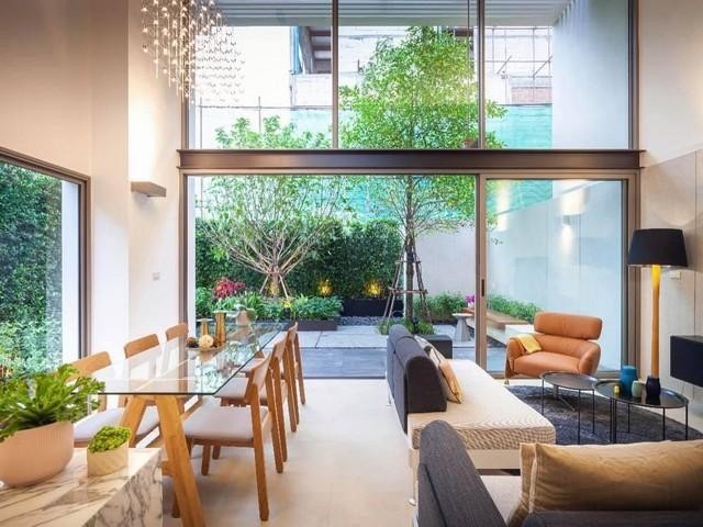 C4682 ให้เช่าทาวน์โฮม 3 ชั้นครึ่ง โครงการDhepa Ramkhamhaeng 118 หลังมุม พร้อมเฟอร์นิเจอร์ ใกล้โรงเรียนนานาชาติ แอสคอต