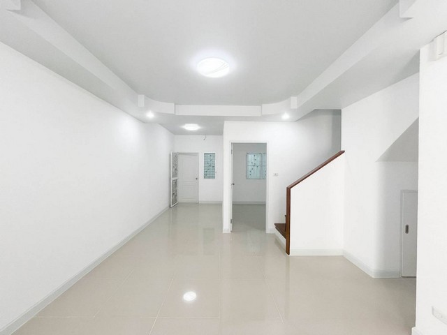 ขายทาวเฮ้าส์สองชั้นรีโนเวทใหม่  หมู่บ้านเดอะเฟิร์สโฮม วงแหวนลำลูกกาคลอง 3