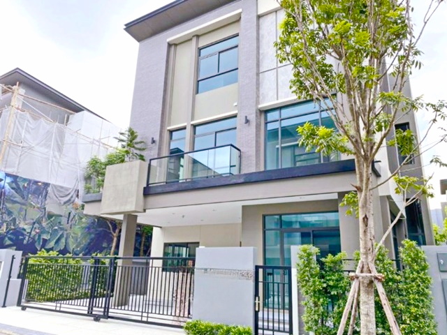 บางจาก อุดมสุข.BTSปุณณวิถี  1.2 กม  สุขุมวิท 101 ให้เช่าคฤหาสน์ บ้านเดี่ยวหรู ใหม่ 3 ชั้น บรรยากาศสวน  เฟอร์ บิวท์อิน 3-4นอน 4 น้ำ เทคโนโลยีกรุงเทพ 1.8 กม. 322 ตร.ม. 60ตร.วา.2 แอร์ ม. ดุสิตธานี 2.9 กม.สระว่ายน้ำ ฟิตเนส 129,999 b-m แม็กซ์แวลู ทันใจ สุขุมวิท 103 1.8 กม.1 รพ. ดอกบัวคู่ 2.3 กม.ย่านธุรกิจ แหล่งช็อปปิ้ง เดินทางสะดวกBTS Punnawithi 1.9km.luxury Mansion house for rent Bangchak Udomsuk  Garden atmosphere  new 3SToreysfurniture built-in 3-4beds 4 bath Bangkok Technology 1.8 km. 322sq m. 60sq wa. 2a/c Dusit Thani Village 2.9 km. Swimming