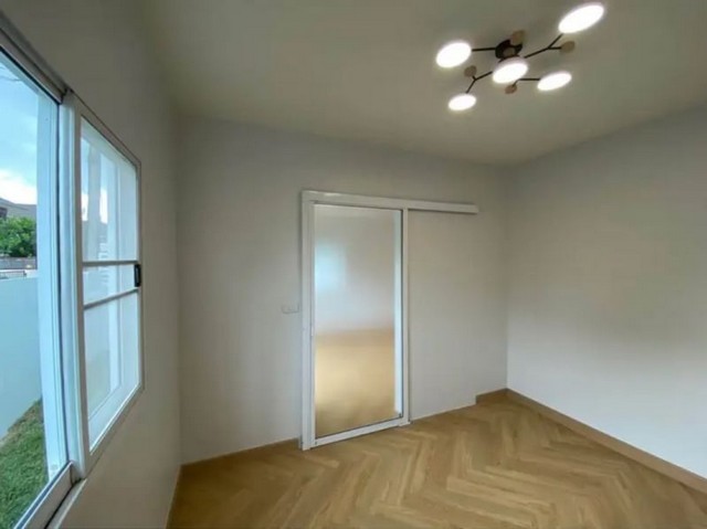 ขายต่ำกว่าราคา บ้านเดี่ยว โมเดิร์นมินิมอล แปลงมุม โซนท่ารั้ว