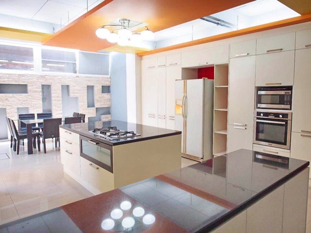 ใหญ่กว่าบ้านเดี่ยว 3-4นอนใหญ่ ห้วยขวาง 5.4 กม. แม็คโคร  โฮมออฟฟิศ 3ชั้น บิ๊กซี ลาดพร้าว 1กม. หน้ากว้าง9ม. 46ตรว.เฟอร์ครบ MRTลาดพร้าว83 1กม.